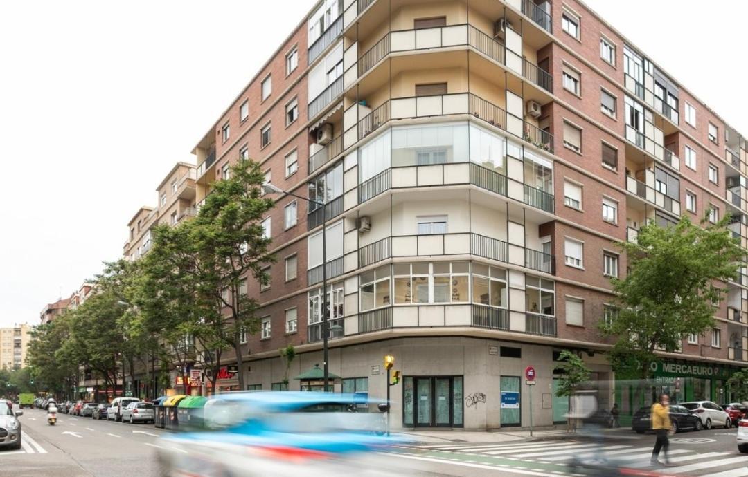 Urban Vedruna Сарагоса Екстериор снимка